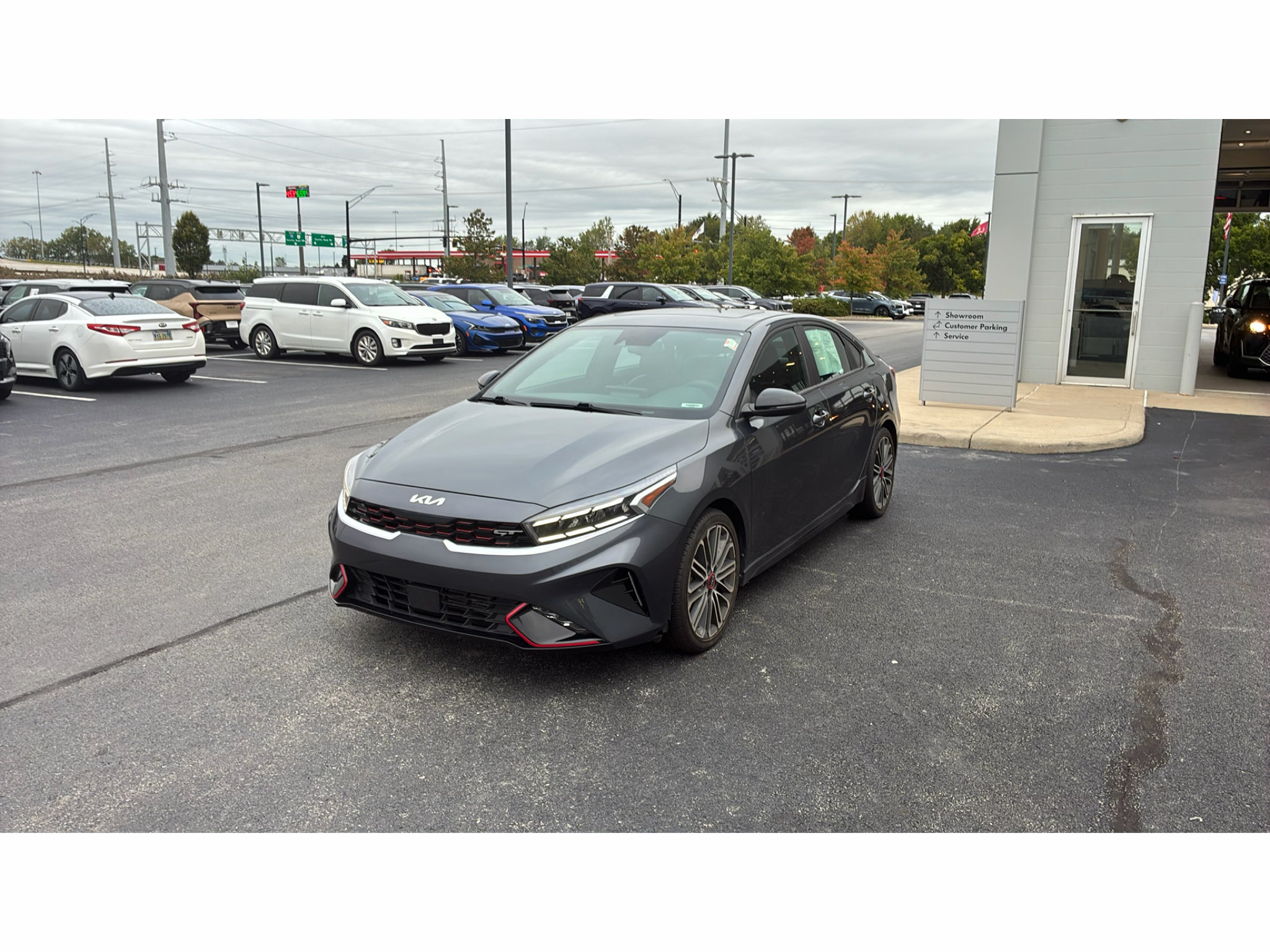 Used 2023 Kia Forte GT w/ GT2 Package FWD image 3