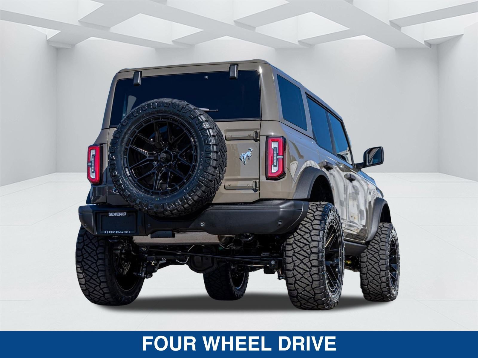 New 2025 Ford Bronco Badlands image 3