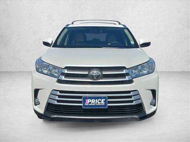 Used 2018 Toyota Highlander XLE AWD/4WD image 2