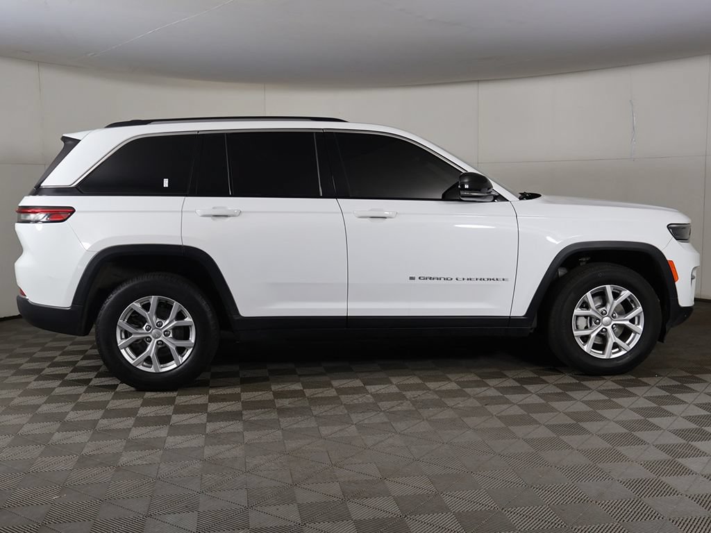 Used 2023 Jeep Grand Cherokee Limited AWD/4WD image 19