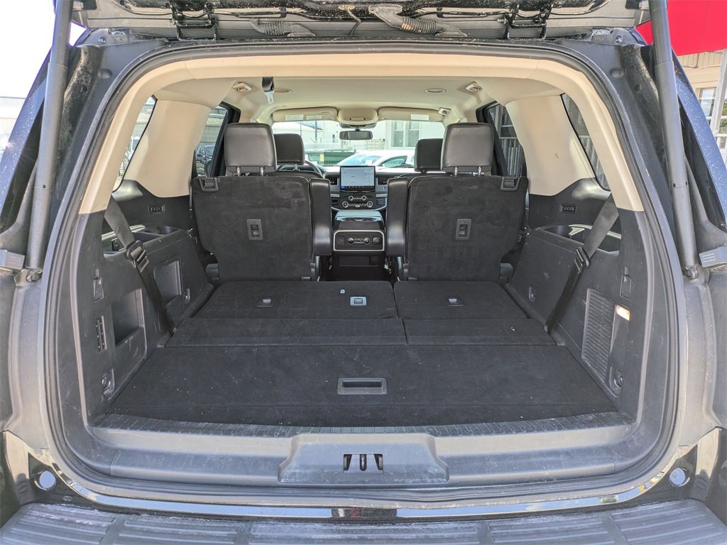 Used 2023 Ford Expedition XLT image 28