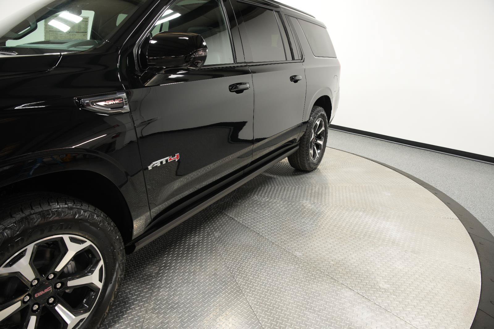New 2026 GMC Yukon XL AT4 w/ AT4 Premium Plus Package AWD/4WD image 6