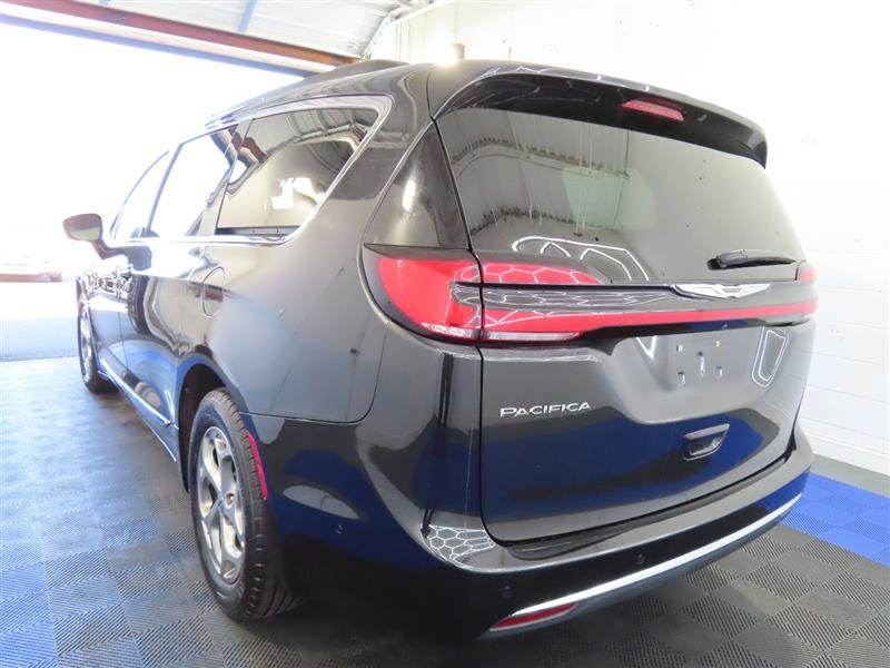 Used 2022 Chrysler Pacifica Limited image 4
