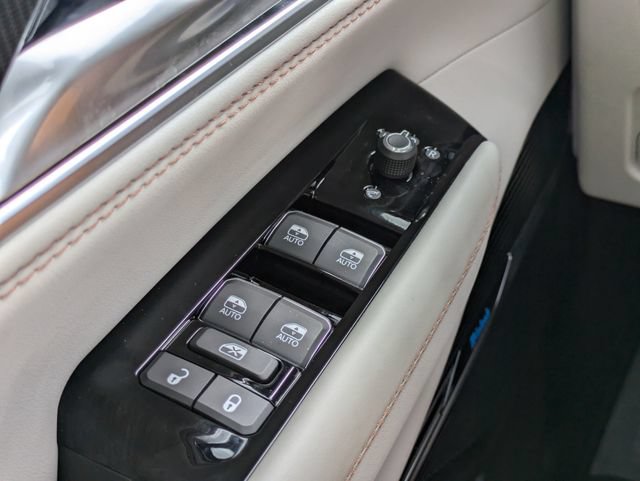 New 2026 Jeep Grand Wagoneer Summit w/ Rear Seat Video Group I AWD/4WD image 28