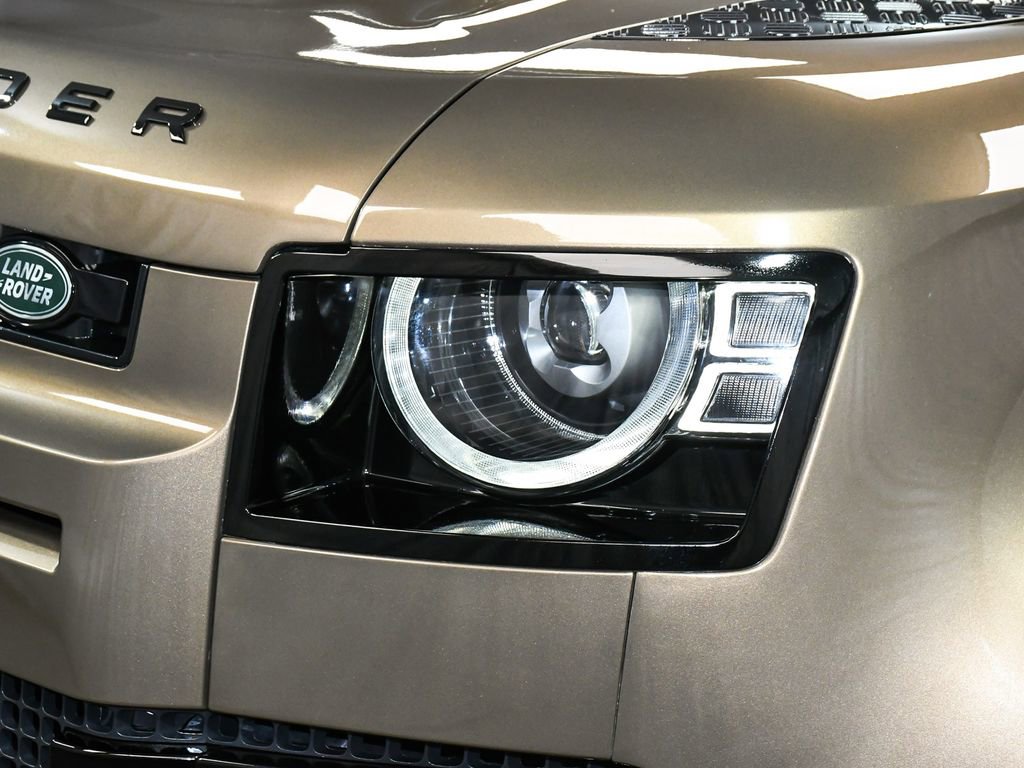 Used 2024 Land Rover Defender 130 X-Dynamic SE image 85