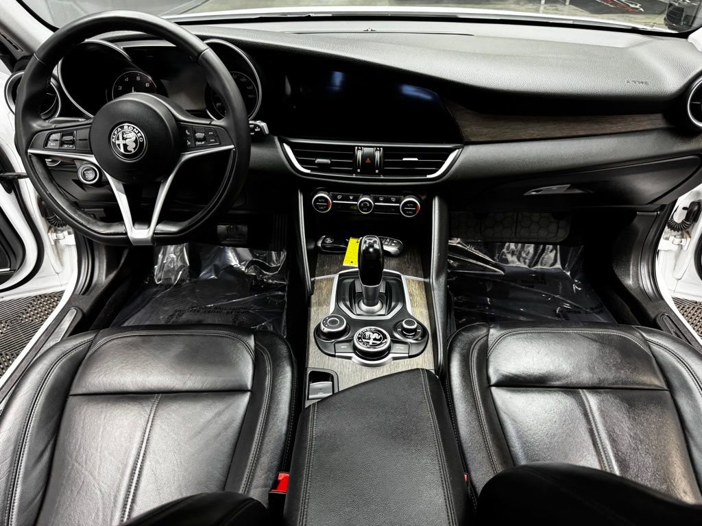 Used 2019 Alfa Romeo Giulia Ti w/ Nero Edizione image 39