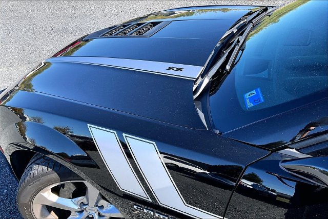 Used 2015 Chevrolet Camaro SS RWD image 5
