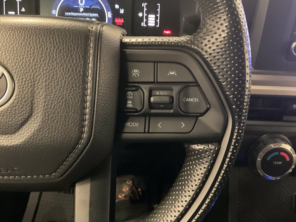 Used 2025 Toyota Tacoma SR5 AWD/4WD image 17