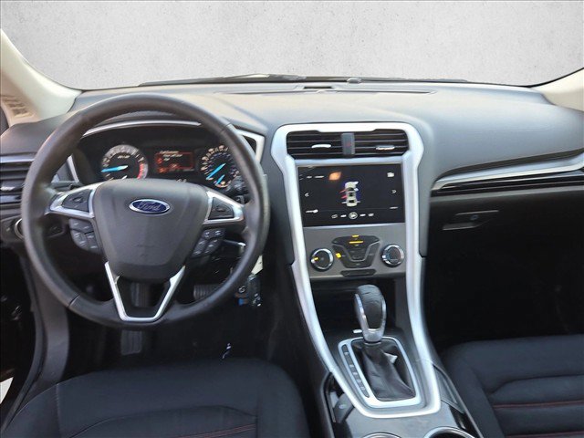 Used 2016 Ford Fusion SE w/ Equipment Group 201A FWD image 16