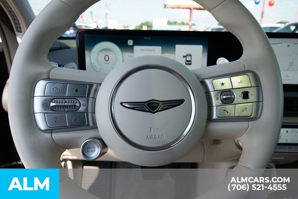 Used 2024 Genesis GV60 RWD image 24