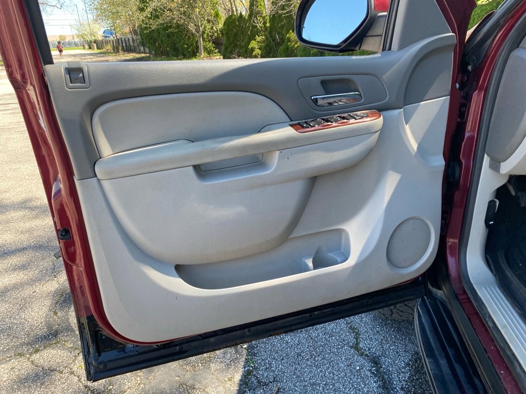 Used 2010 Chevrolet Tahoe LT AWD/4WD image 10