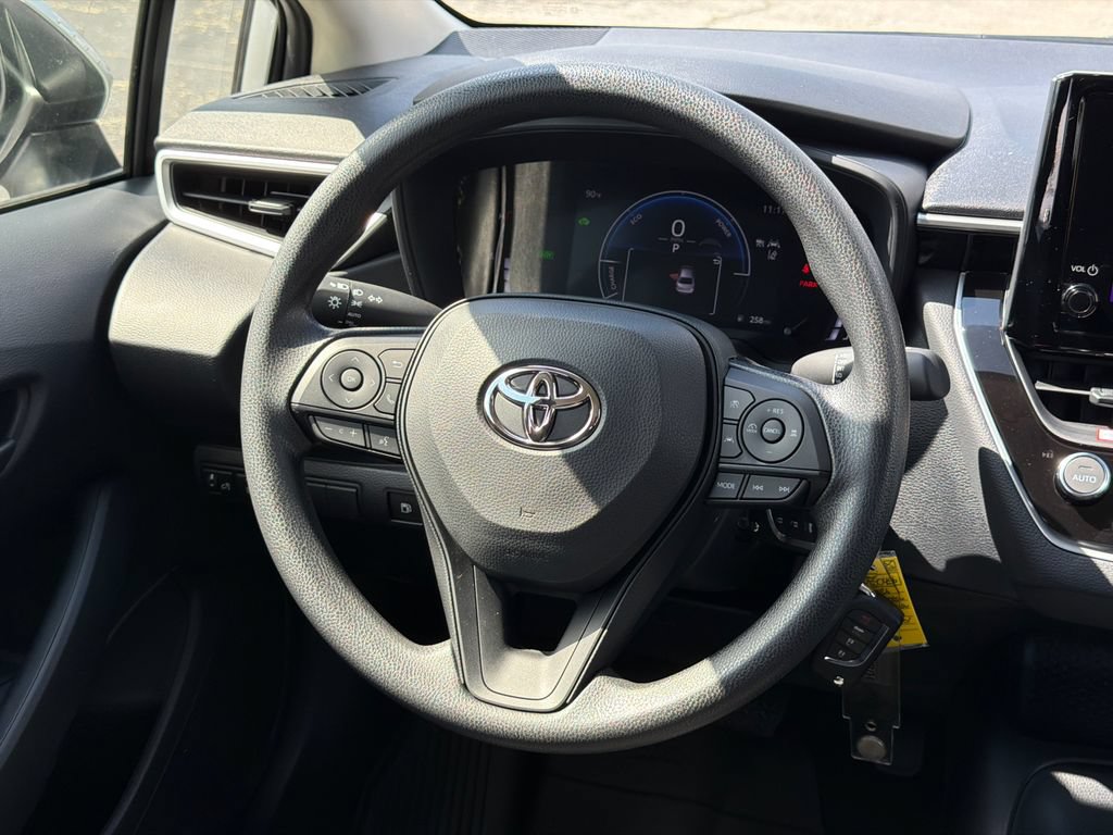 Used 2026 Toyota Corolla LE FWD image 28