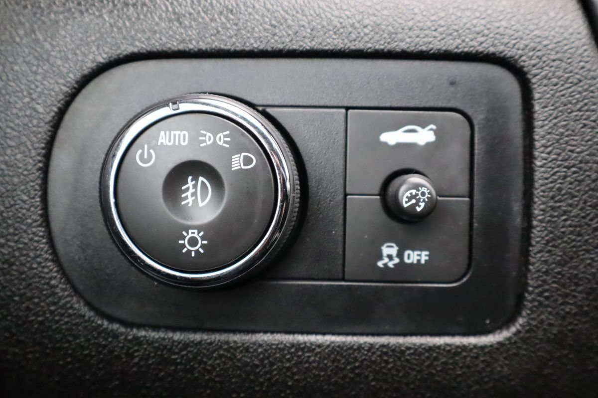 Used 2013 Chevrolet Impala LTZ FWD image 29