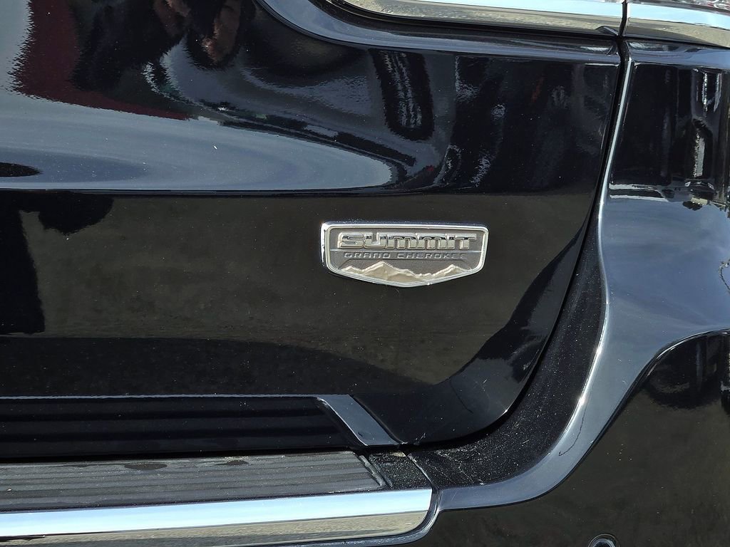 Used 2018 Jeep Grand Cherokee Summit image 9