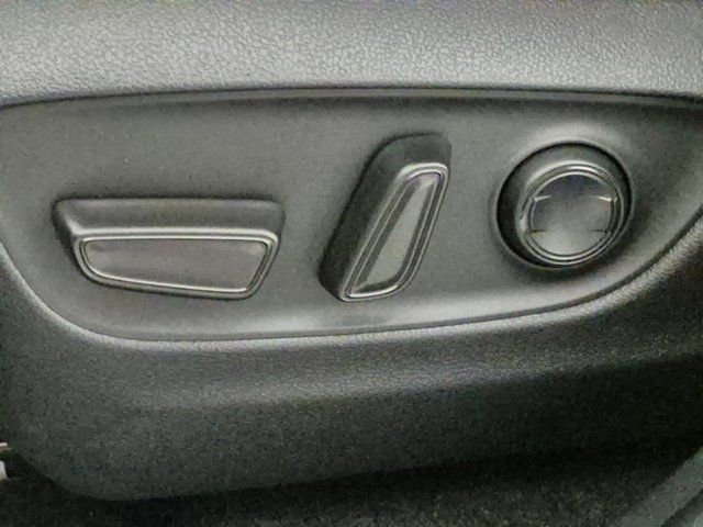 New 2025 Toyota RAV4 SE image 15