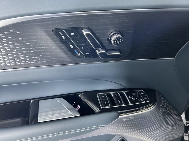 Used 2025 Cadillac Lyriq Sport w/ Nappa Leather Package AWD/4WD image 24