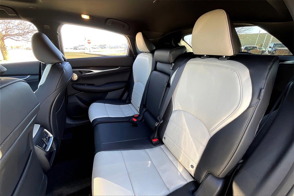 New 2025 INFINITI QX55 Essential image 10