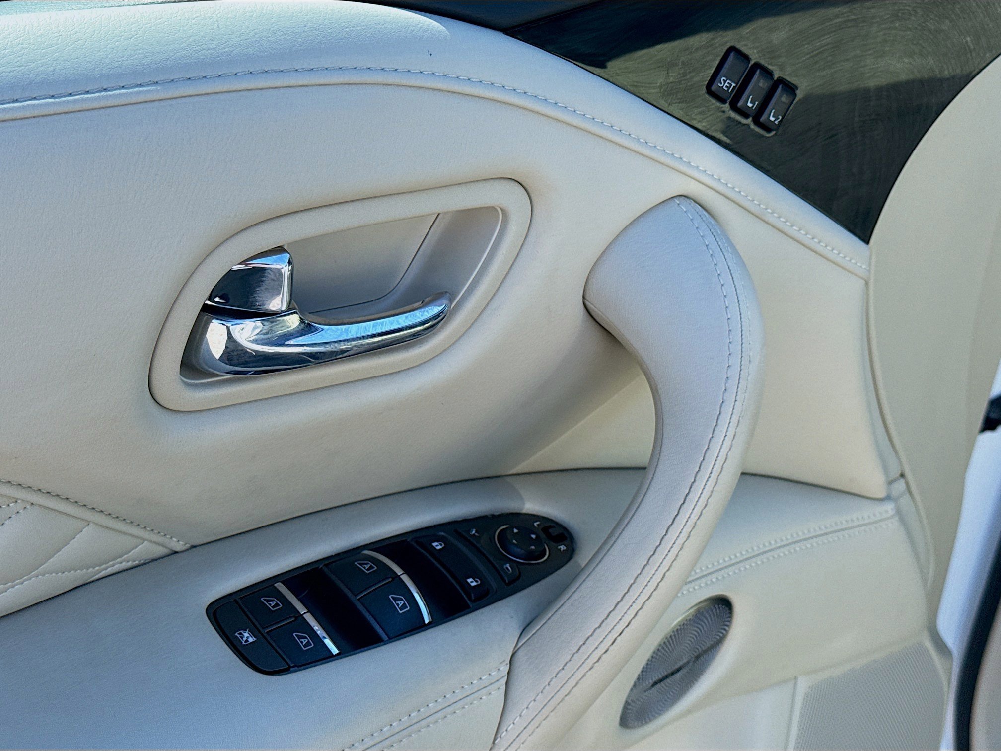 Used 2024 INFINITI QX80 Sensory image 25