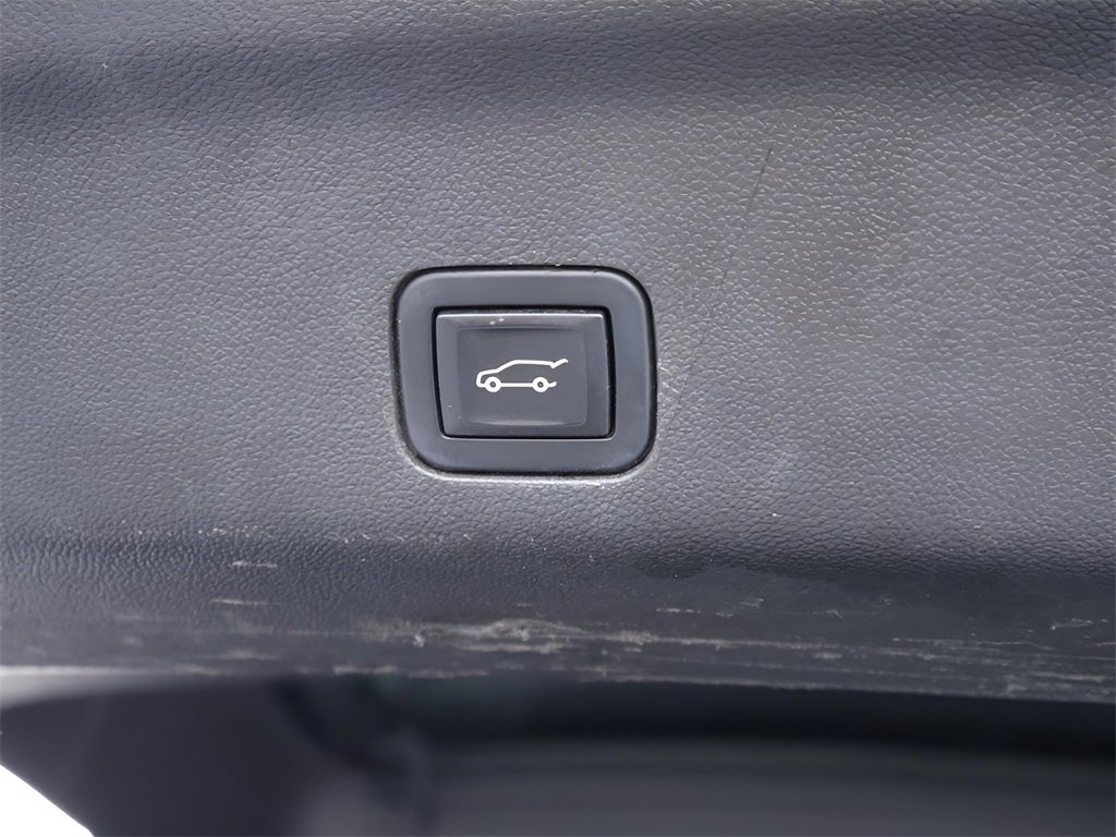 Used 2023 Cadillac Escalade Sport Platinum w/ LPO, ONYX Package image 18