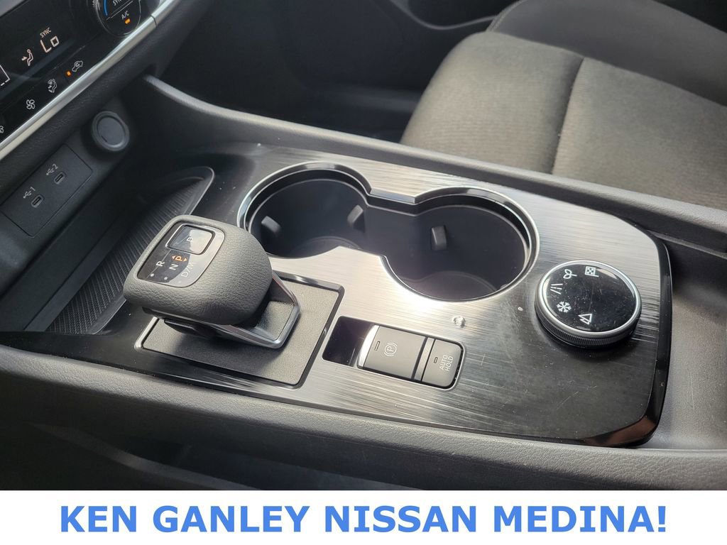 Certified 2025 Nissan Rogue SV AWD/4WD image 27