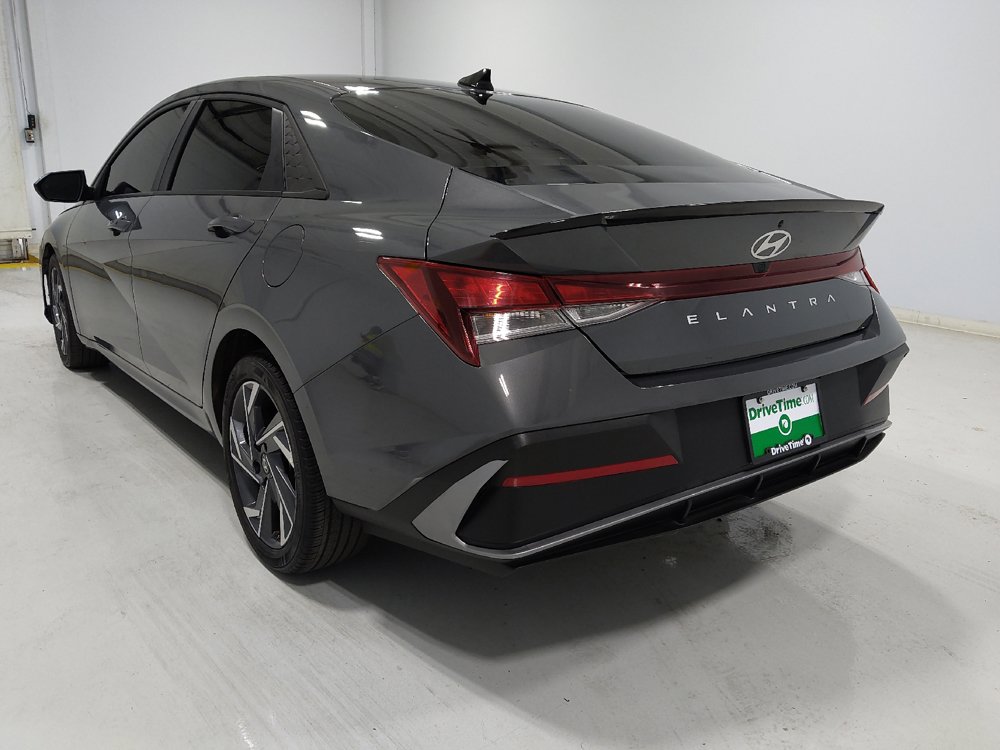 Used 2025 Hyundai Elantra Sport FWD image 5