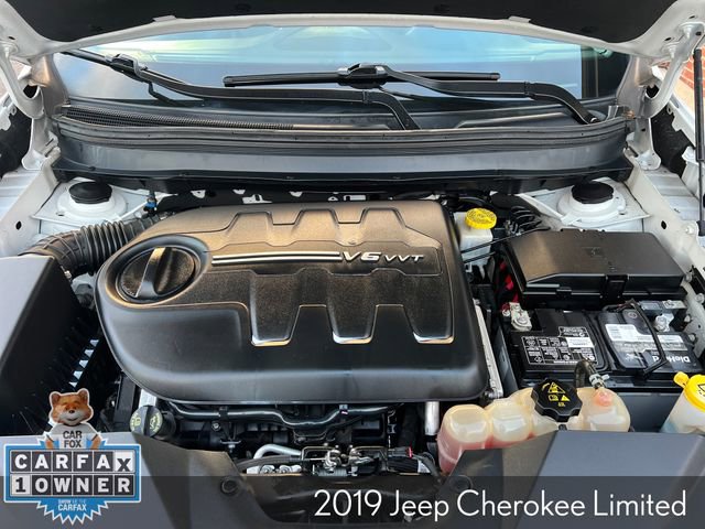 Used 2019 Jeep Cherokee Limited image 39