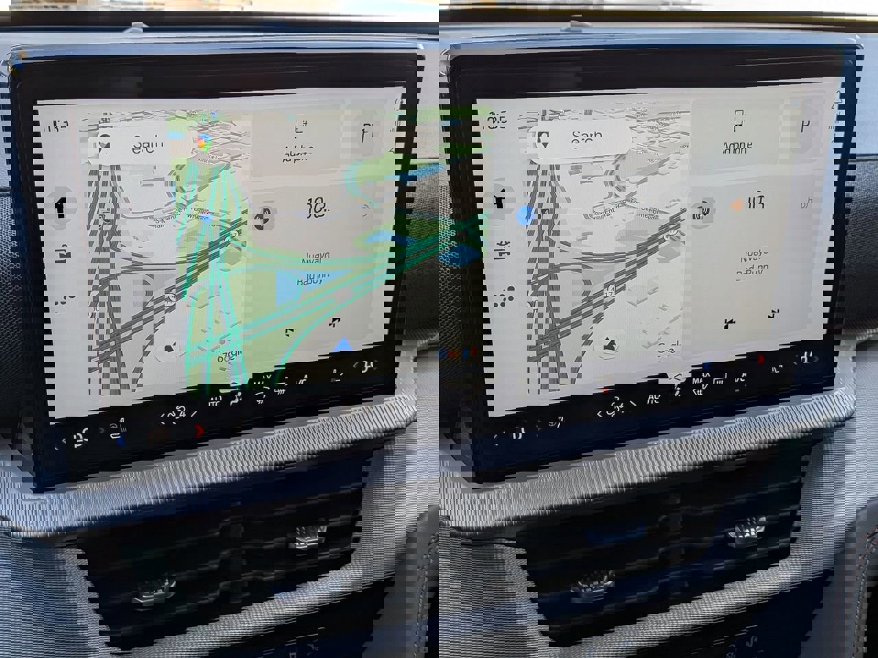 Used 2025 Ford Explorer Active w/ Active Comfort Package image 15