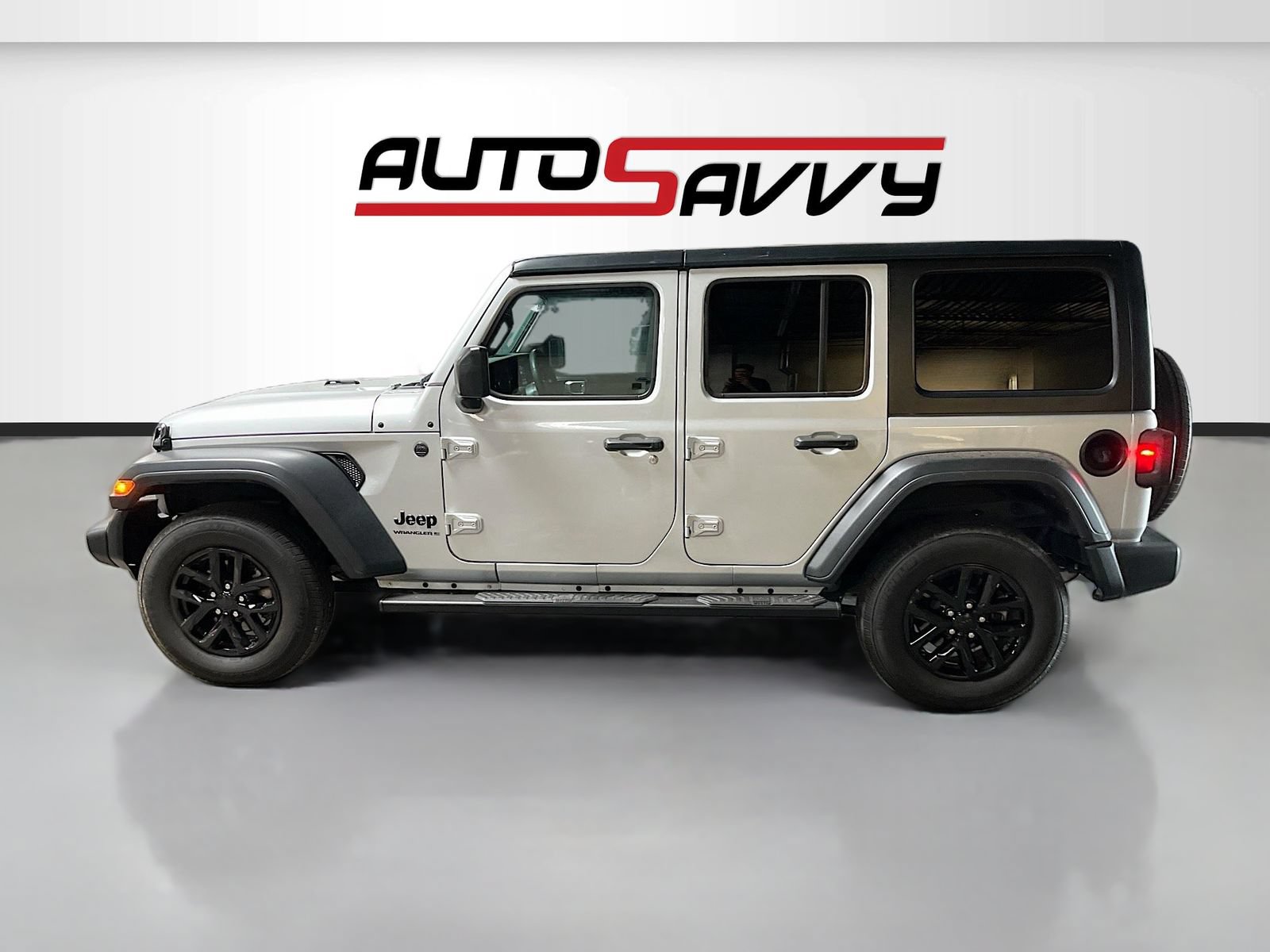 Used 2023 Jeep Wrangler Unlimited Sport AWD/4WD image 4