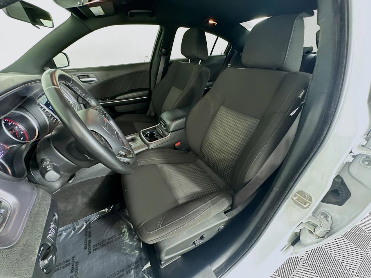 Used 2023 Dodge Charger SXT w/ Cold Weather Package RWD image 32