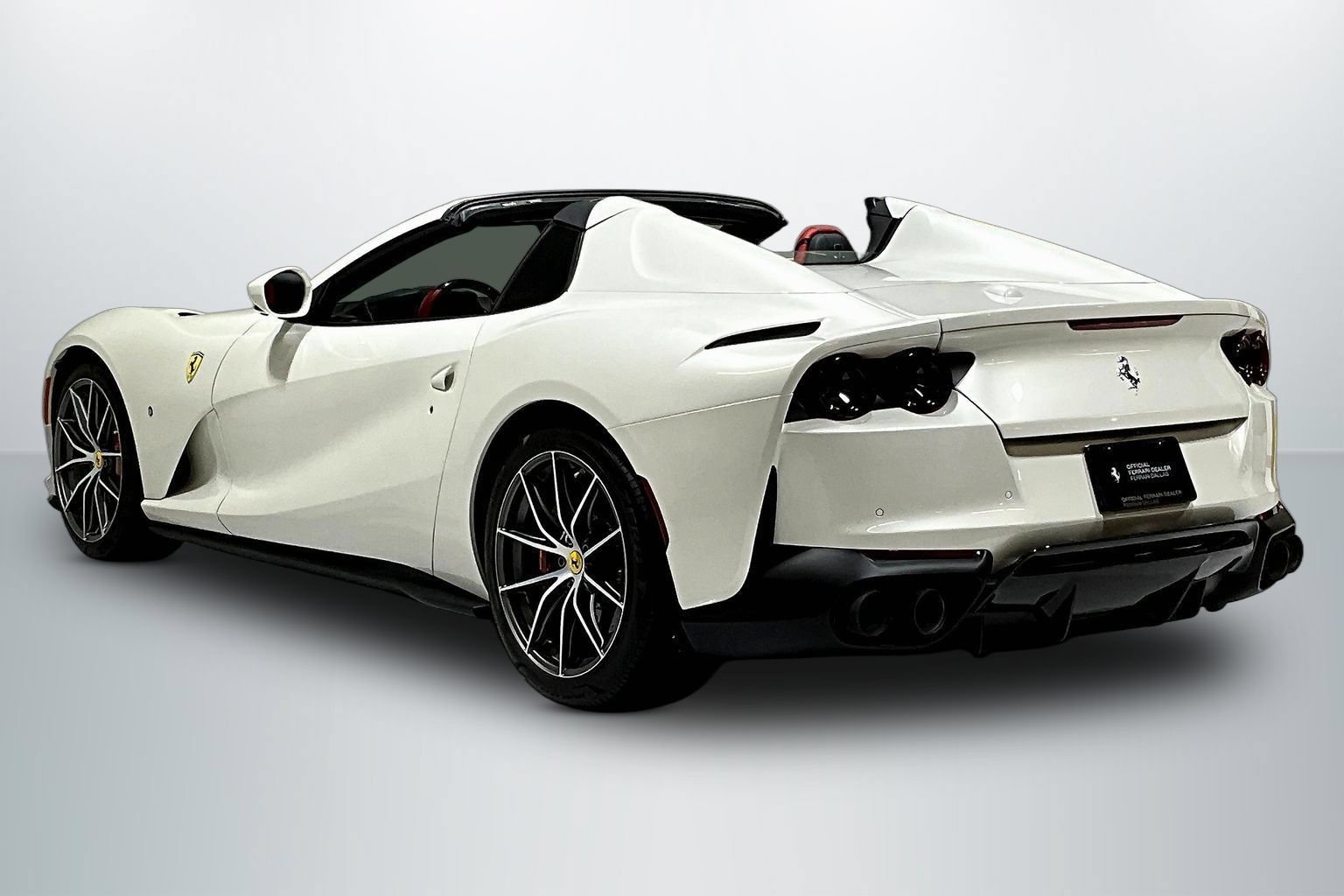 Used 2021 Ferrari 812 GTS RWD image 5