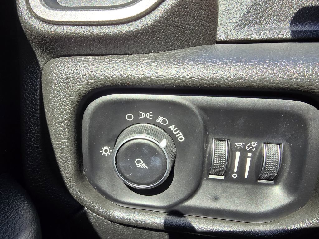 Used 2020 RAM 3500 Tradesman image 18