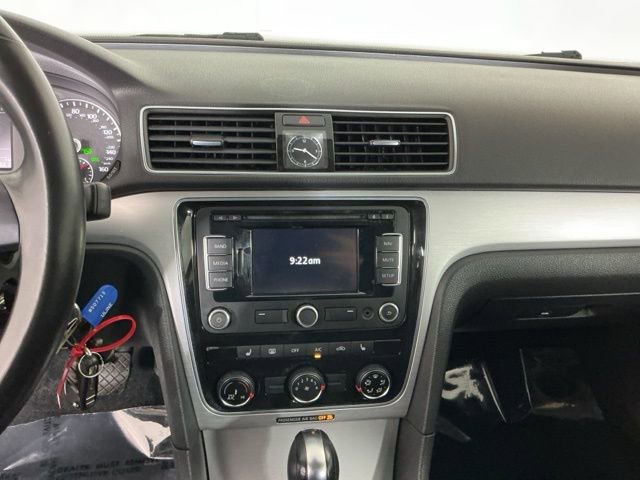 Used 2013 Volkswagen Passat 2.5 SE FWD image 16