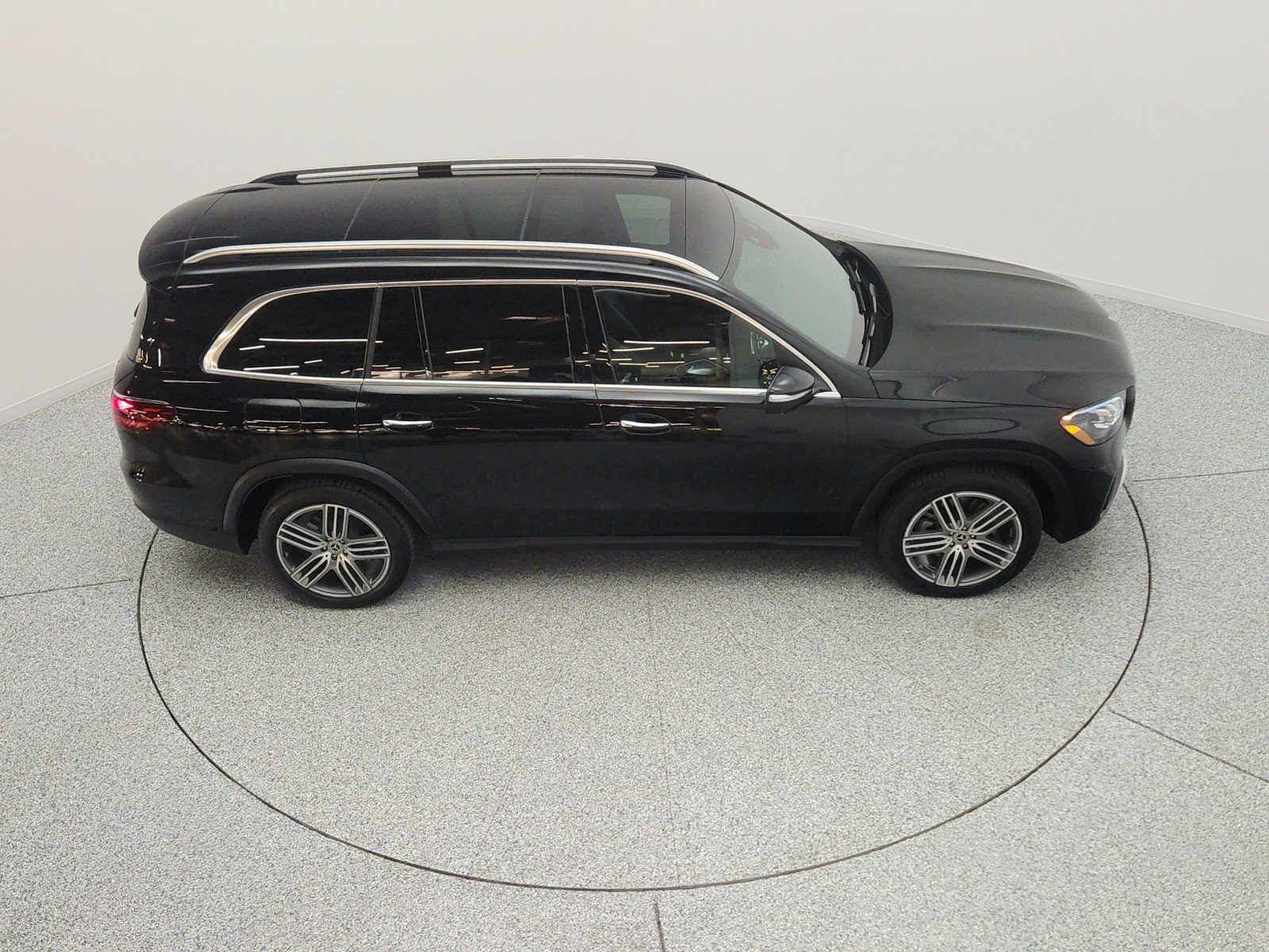 Certified 2025 Mercedes-Benz GLS 450 4MATIC image 26