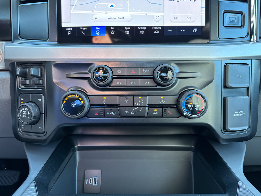 New 2026 Ford F250 XLT w/ XLT Premium Package AWD/4WD image 19