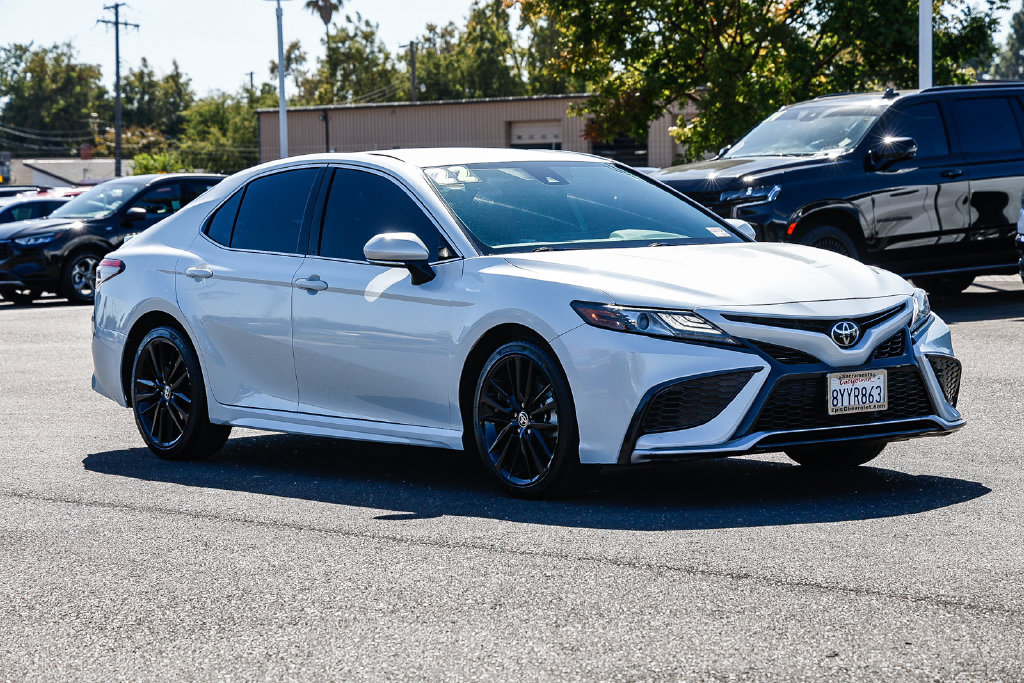 Used 2022 Toyota Camry XSE FWD image 5