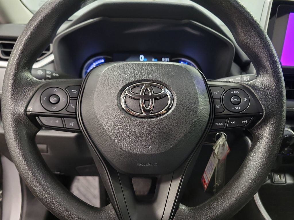 Used 2025 Toyota RAV4 LE AWD/4WD image 18