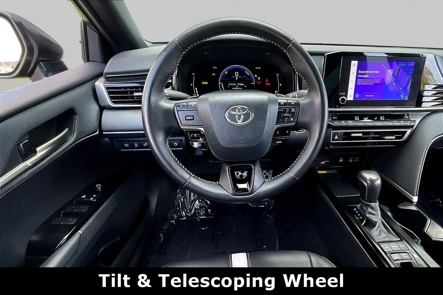 Used 2025 Toyota Camry SE FWD image 8