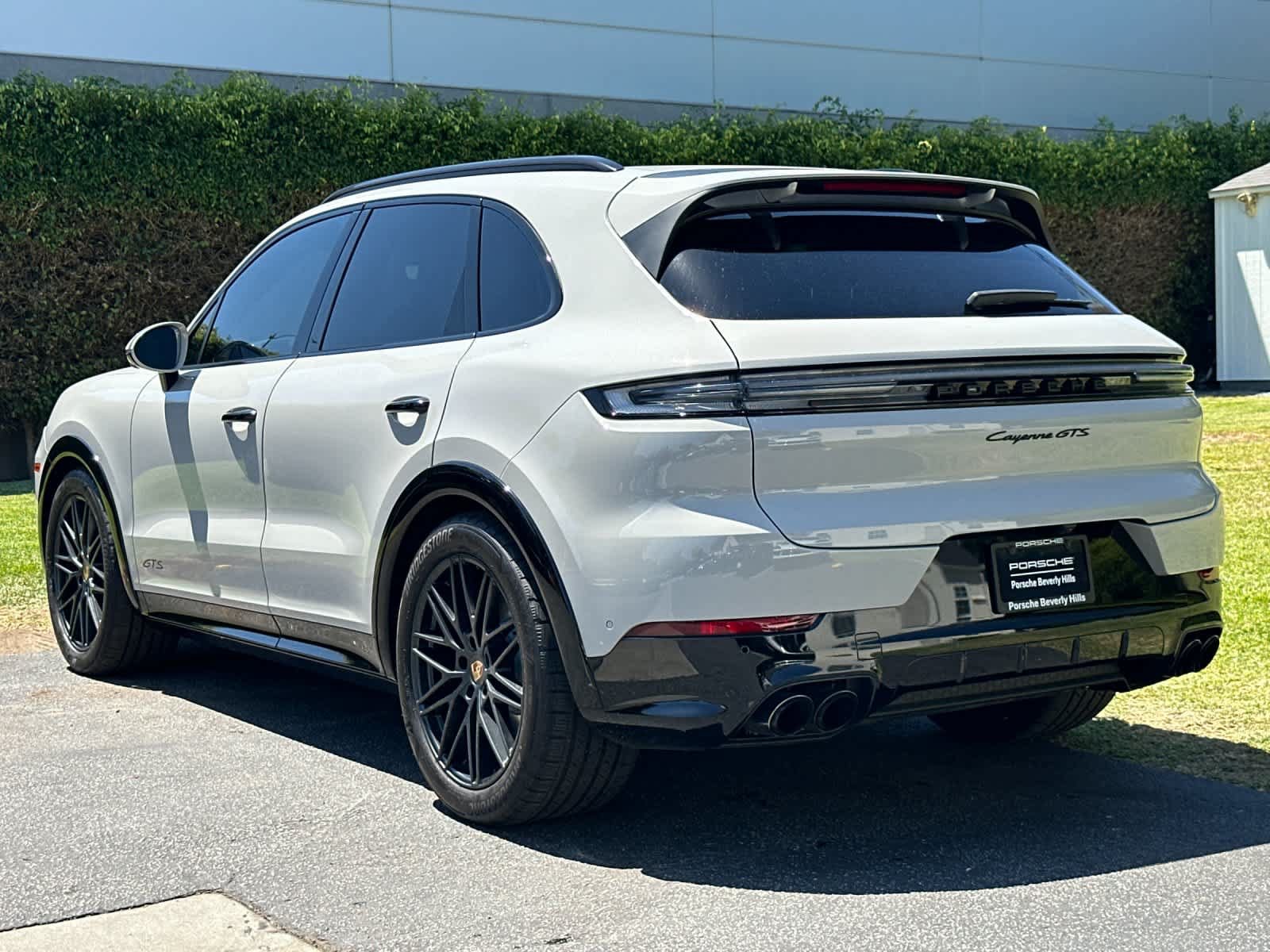 Certified 2025 Porsche Cayenne GTS AWD/4WD image 3