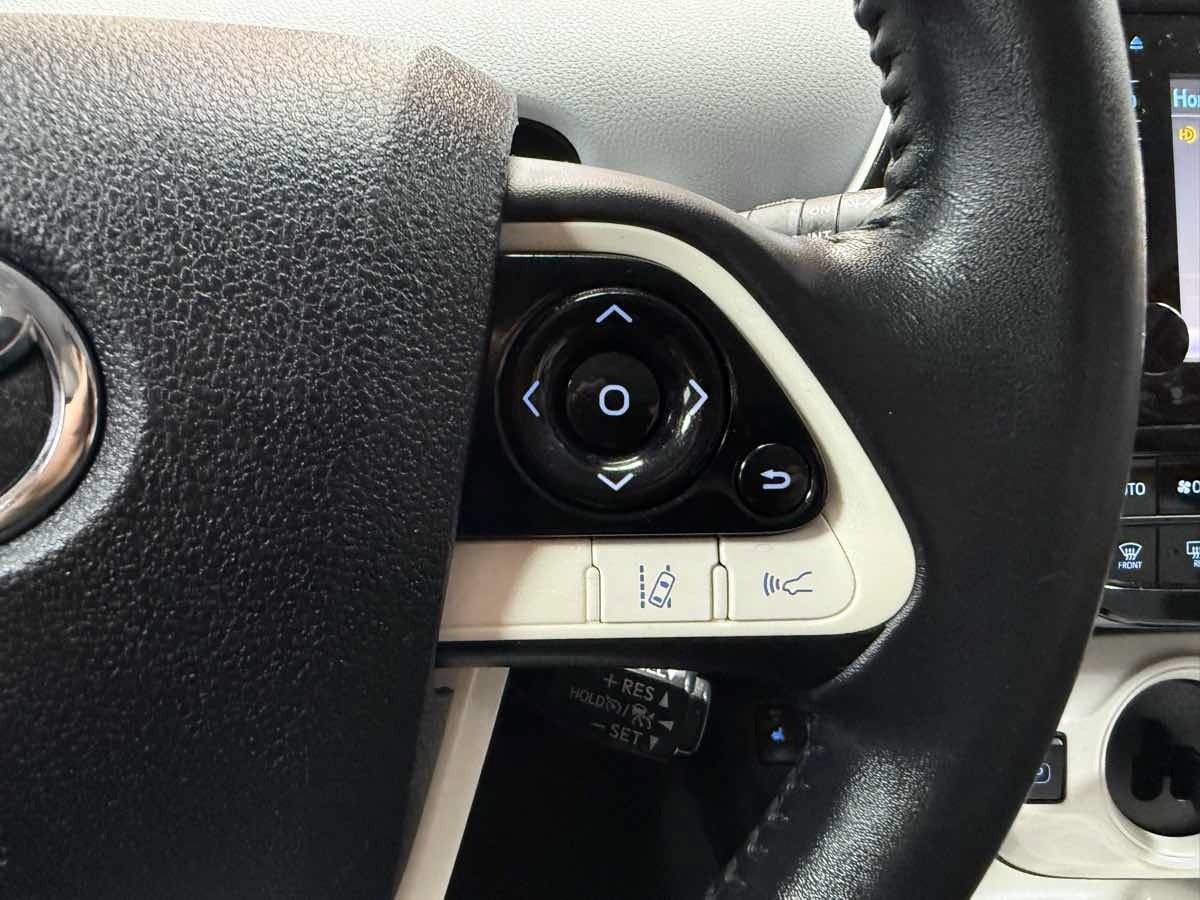 Used 2017 Toyota Prius Four Touring w/ Premium Convenience Package FWD image 14