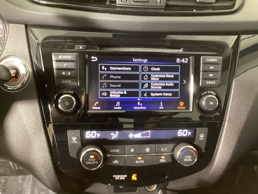 Used 2020 Nissan Rogue Sport SV FWD image 23