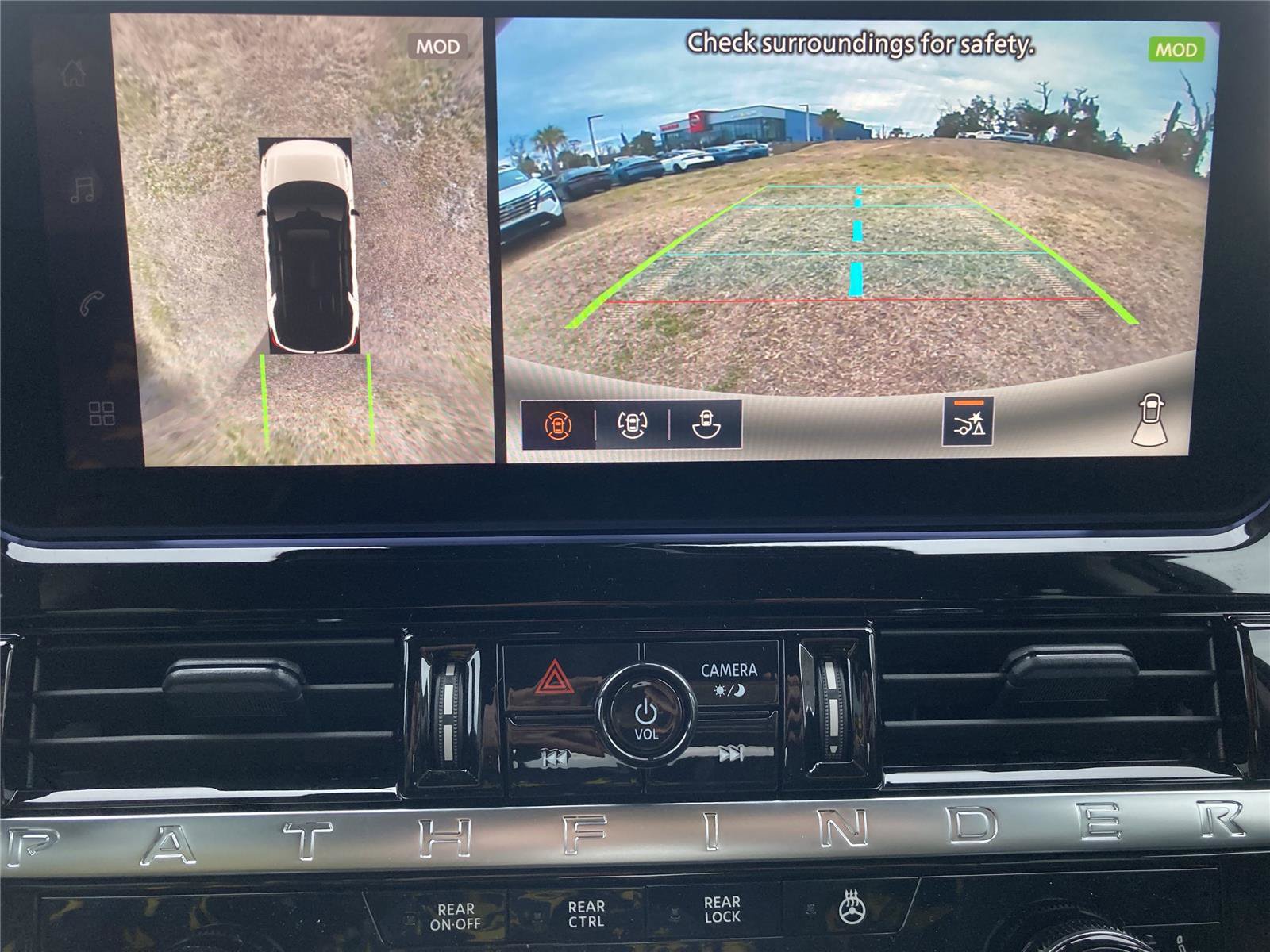 New 2026 Nissan Pathfinder SL w/ SL Premium Package image 14