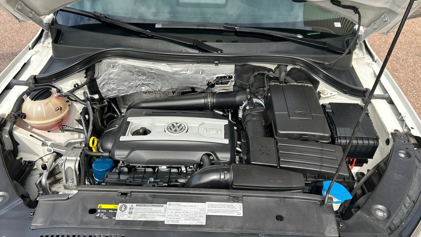 Used 2017 Volkswagen Tiguan S image 13