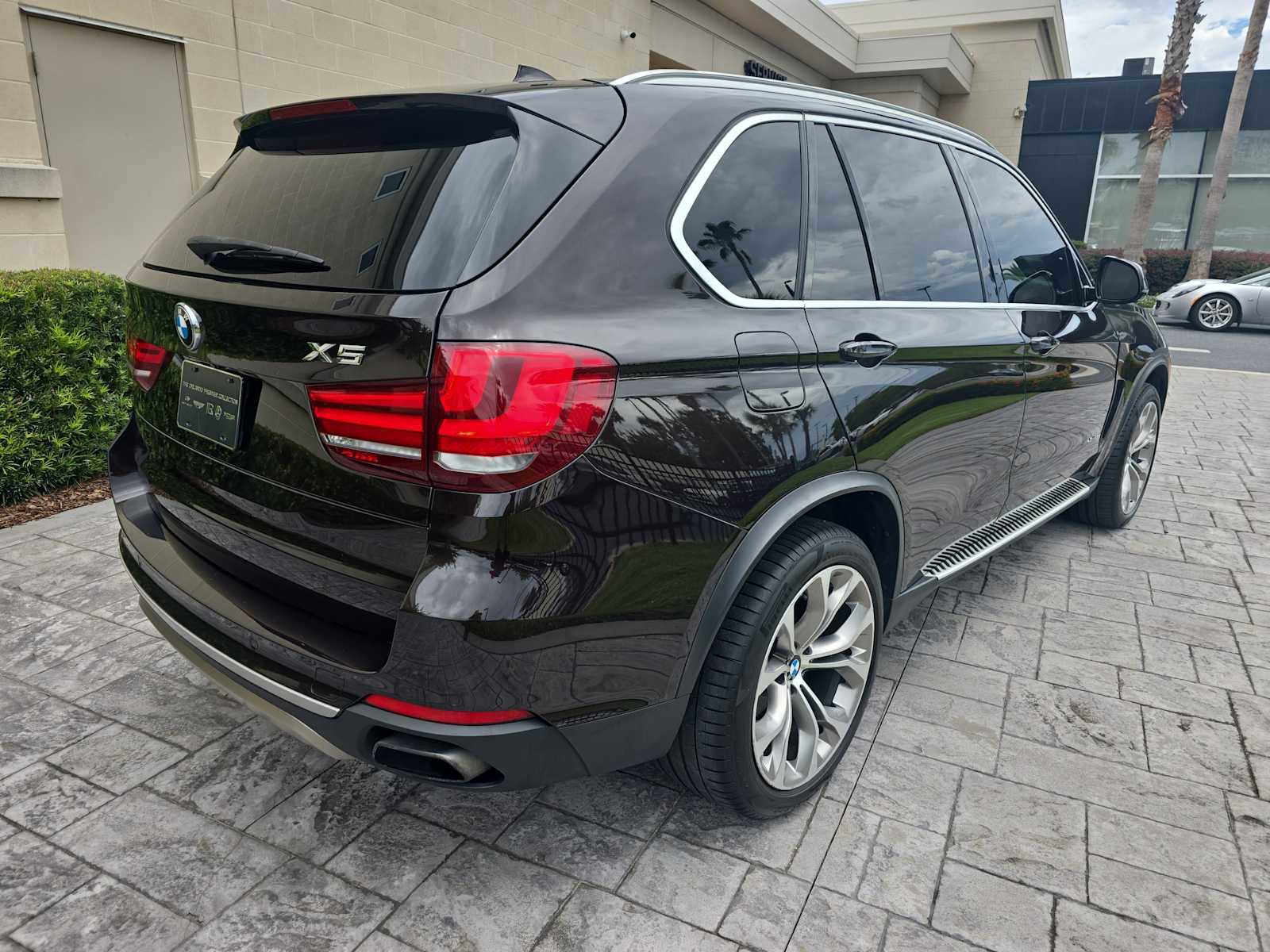 Used 2017 BMW X5 xDrive50i image 3