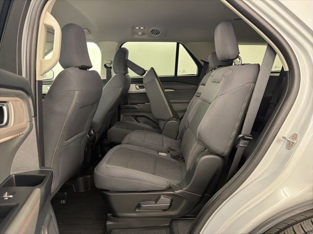 Used 2025 Ford Explorer Active image 16