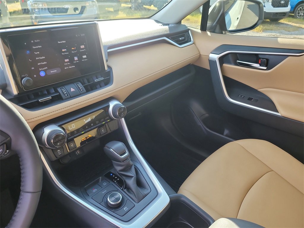 Used 2025 Toyota RAV4 XLE Premium image 21