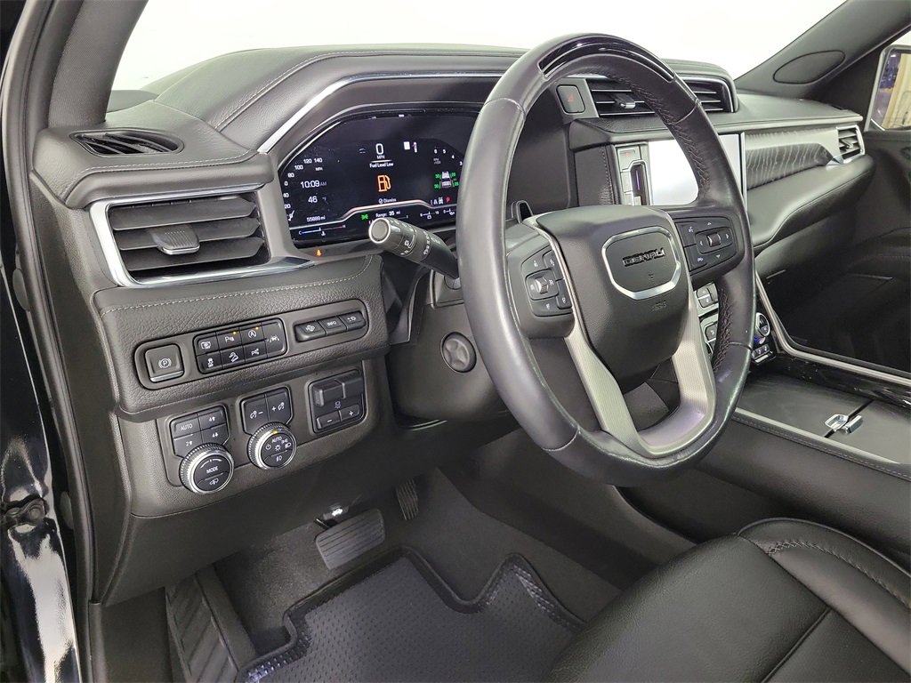 Used 2023 GMC Yukon Denali w/ Denali Reserve Package image 18