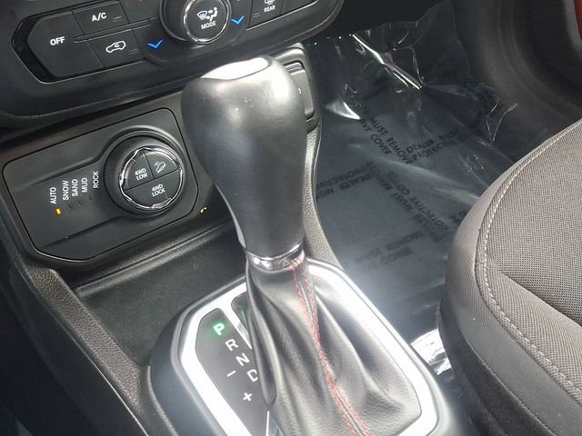 Used 2023 Jeep Renegade Trailhawk AWD/4WD image 14