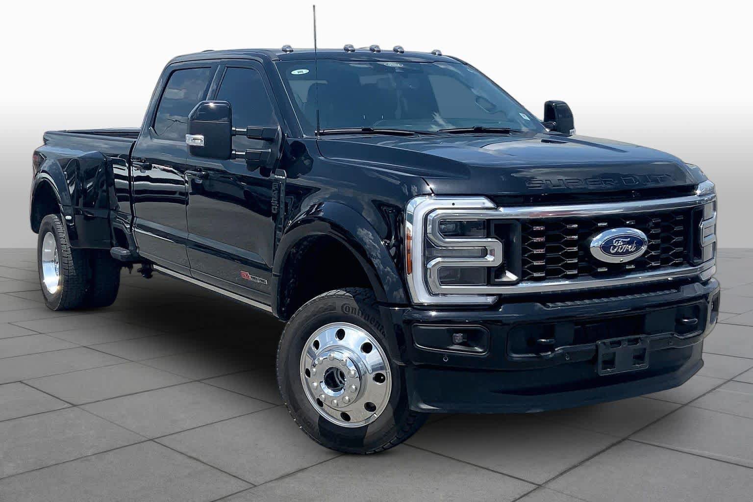 Used 2025 Ford F450 Platinum w/ FX4 Off-Road Package AWD/4WD image 3