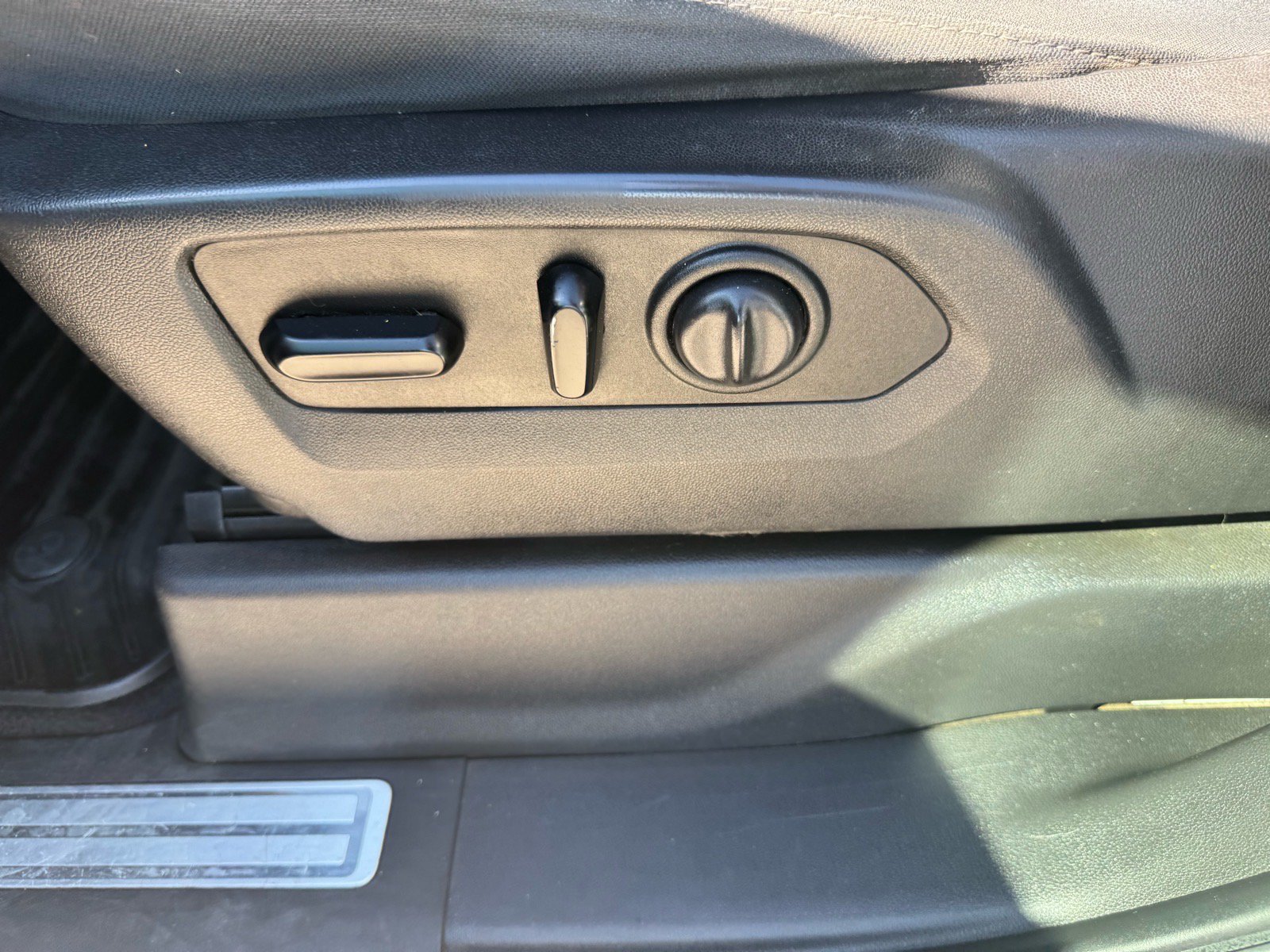 Used 2019 Chevrolet Silverado 1500 RST w/ All-Star Edition AWD/4WD image 18