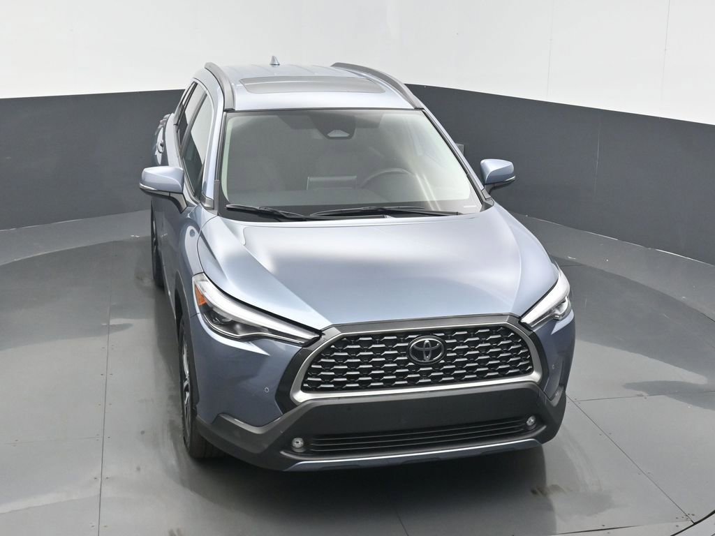 Used 2024 Toyota Corolla Cross XLE w/ Convenience Package image 6